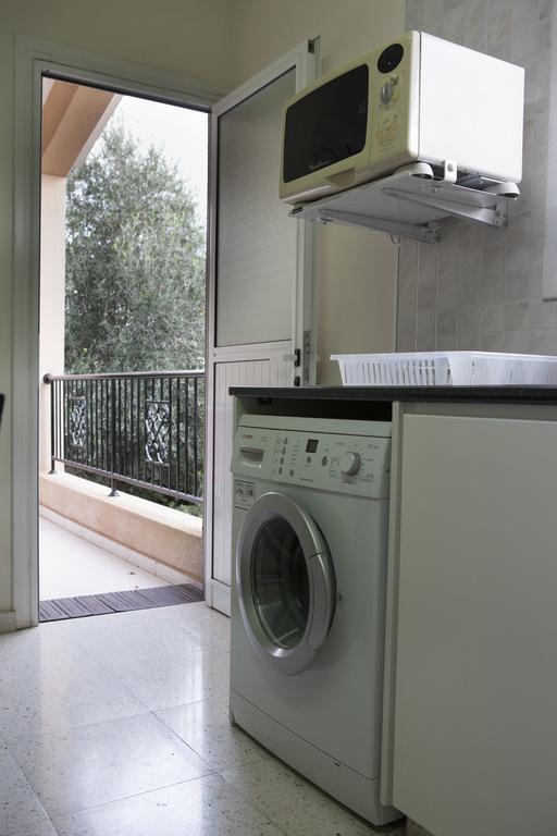 The Marilouize Apartment بييا الغرفة الصورة